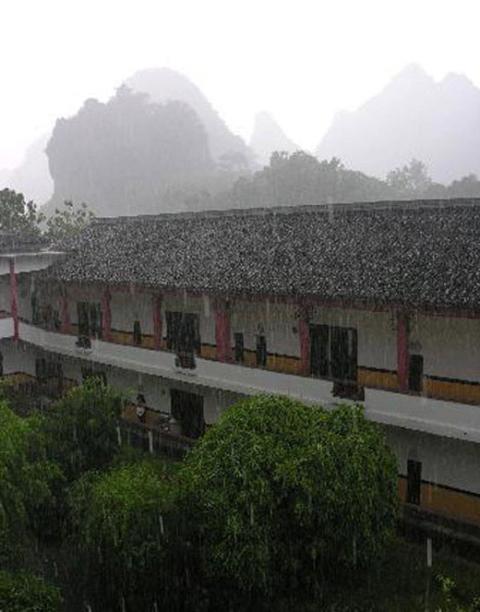 Raining in Paradise Resort, Yangzhou, 2002, digital print